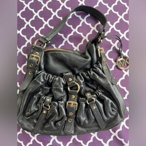 Women’s black leather Michael Kors shoulder bag